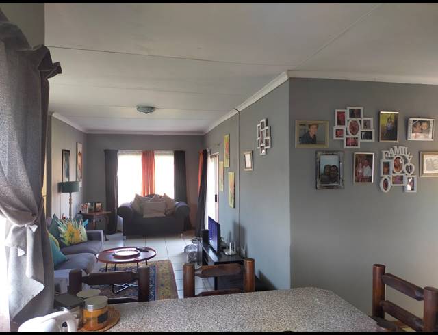 3 BEDROOM HOUSE FOR SALE IN RIVERSDALE